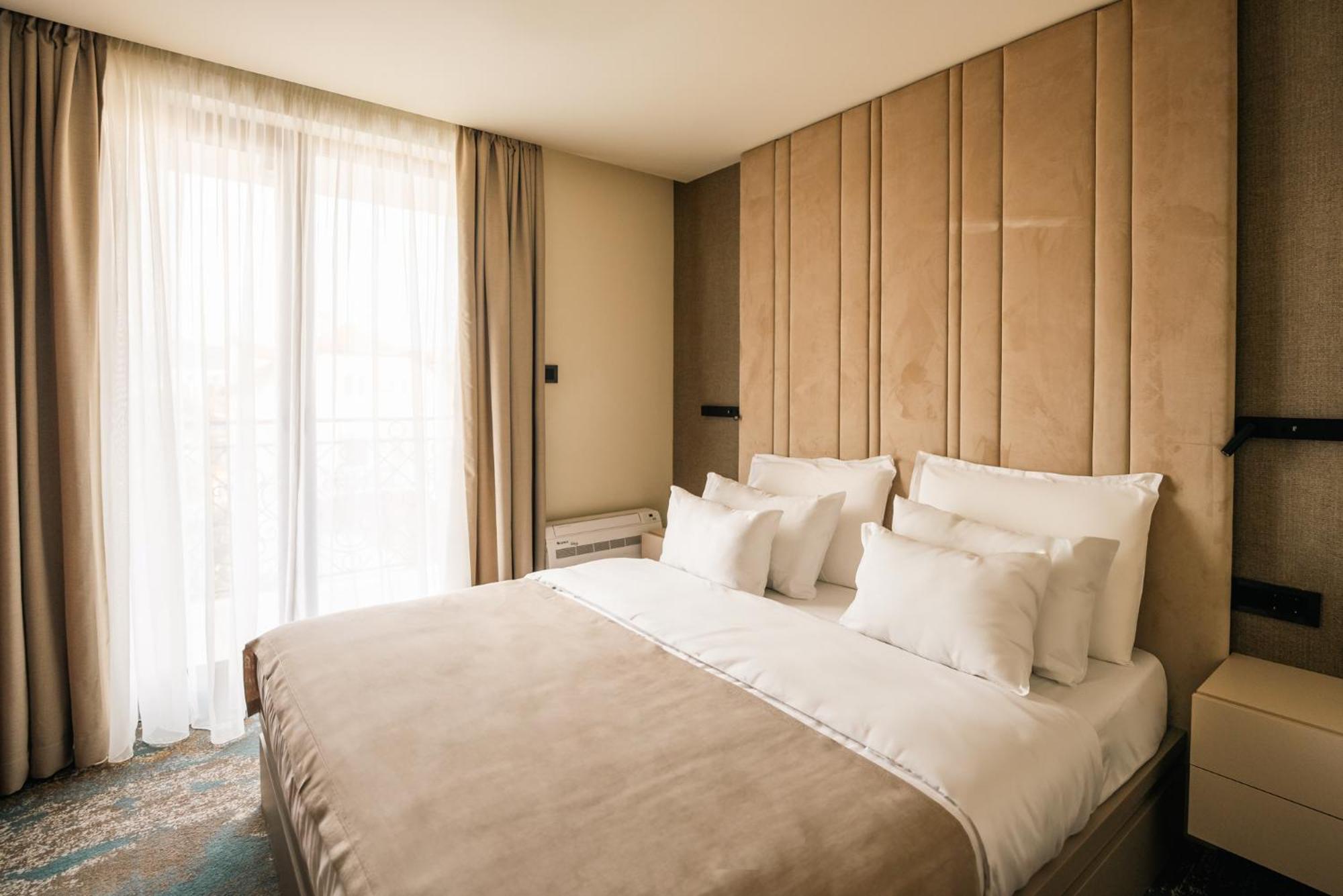 Hotel Kocka วรินรัชกา บานยา ภายนอก รูปภาพ